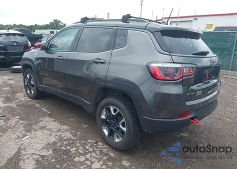 2018 Jeep Compass Trailhawk 4X4 z USA, uszkodzony, nr VIN 3C4NJDDB7JT135762